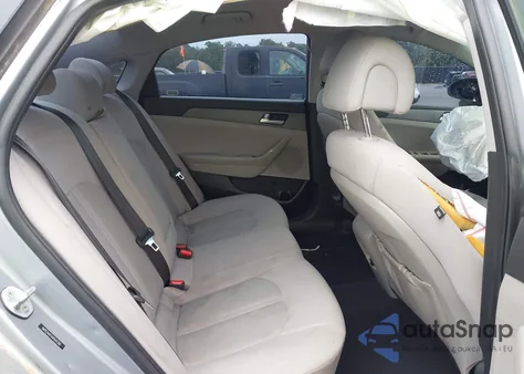 2017 Hyundai Sonata z USA, uszkodzony, nr VIN 5NPE24AF5HH541392